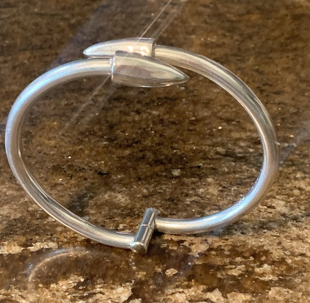 Vintage Sterling Silver HINGED BANGLE BRACELET WHIT SPEAR POINTS 6.5”, 22.7 G