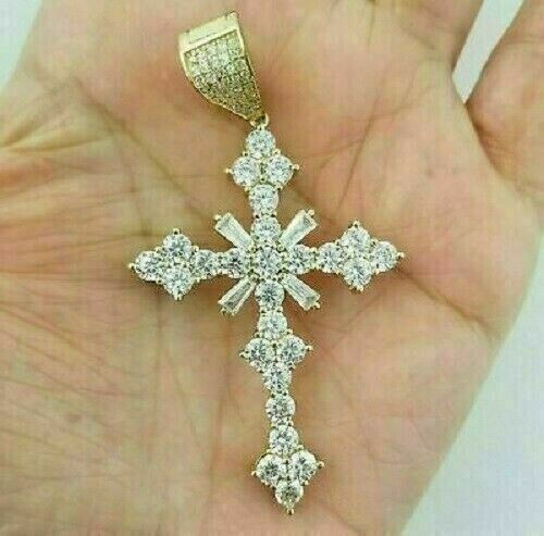 2.50Ct VVS1/D Round Diamond Cross Pendant with Free 14K Gold Chain