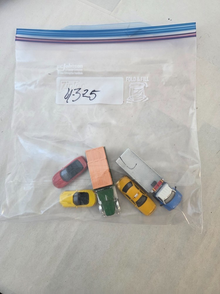 Grab Bag #4-325 HO Scale Cars