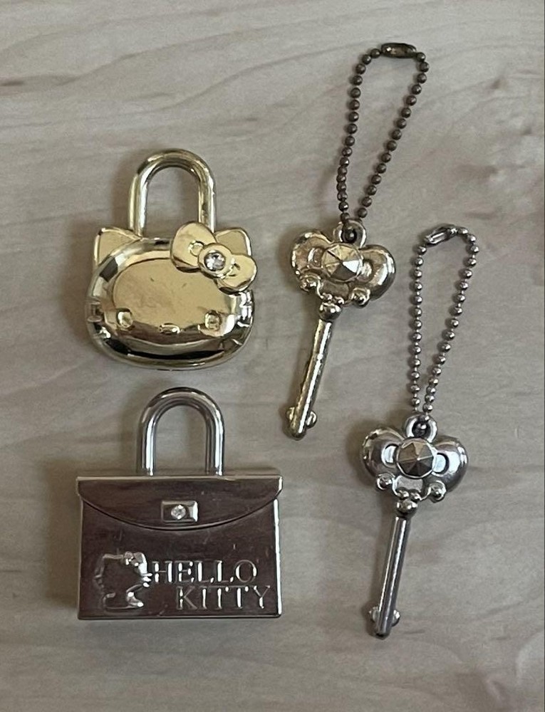 Hello Kitty Cute Keychain Padlock with Keys for Kids