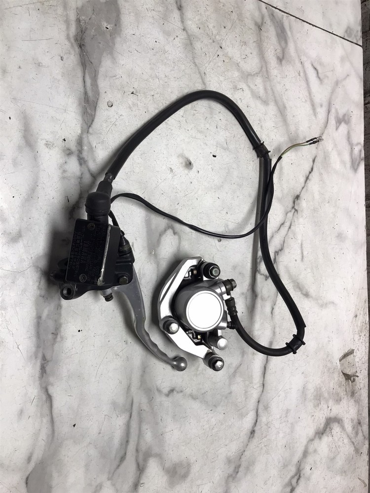 93 Yamaha XV 535 XV535 Virago front brake caliper and master cylinder assembly