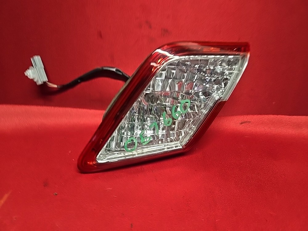 2007 2008 2009 Toyota Camry Hybrid RIGHT PASSENGER Deck Lid Reverse Tail Lamp
