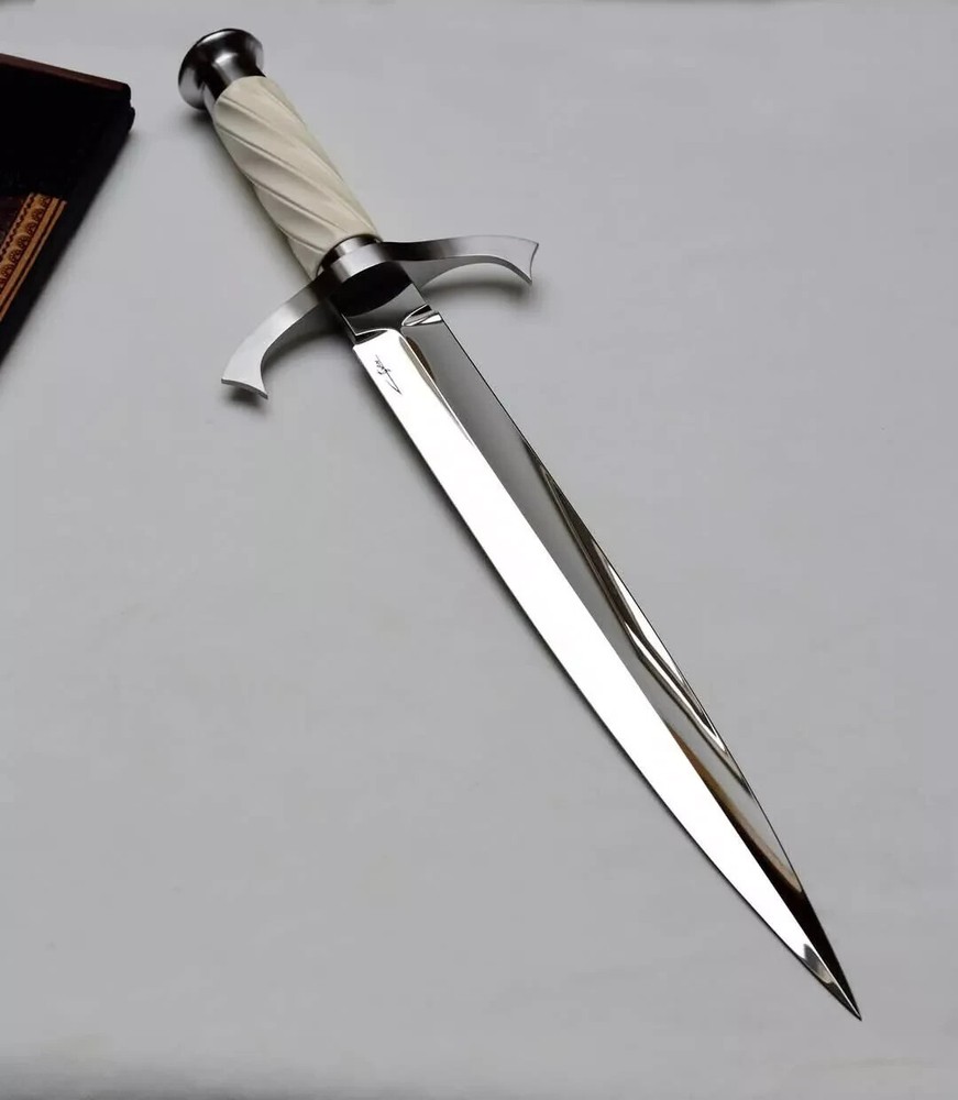 Custom D2 Steel Hunting Survival Knife with Sheath