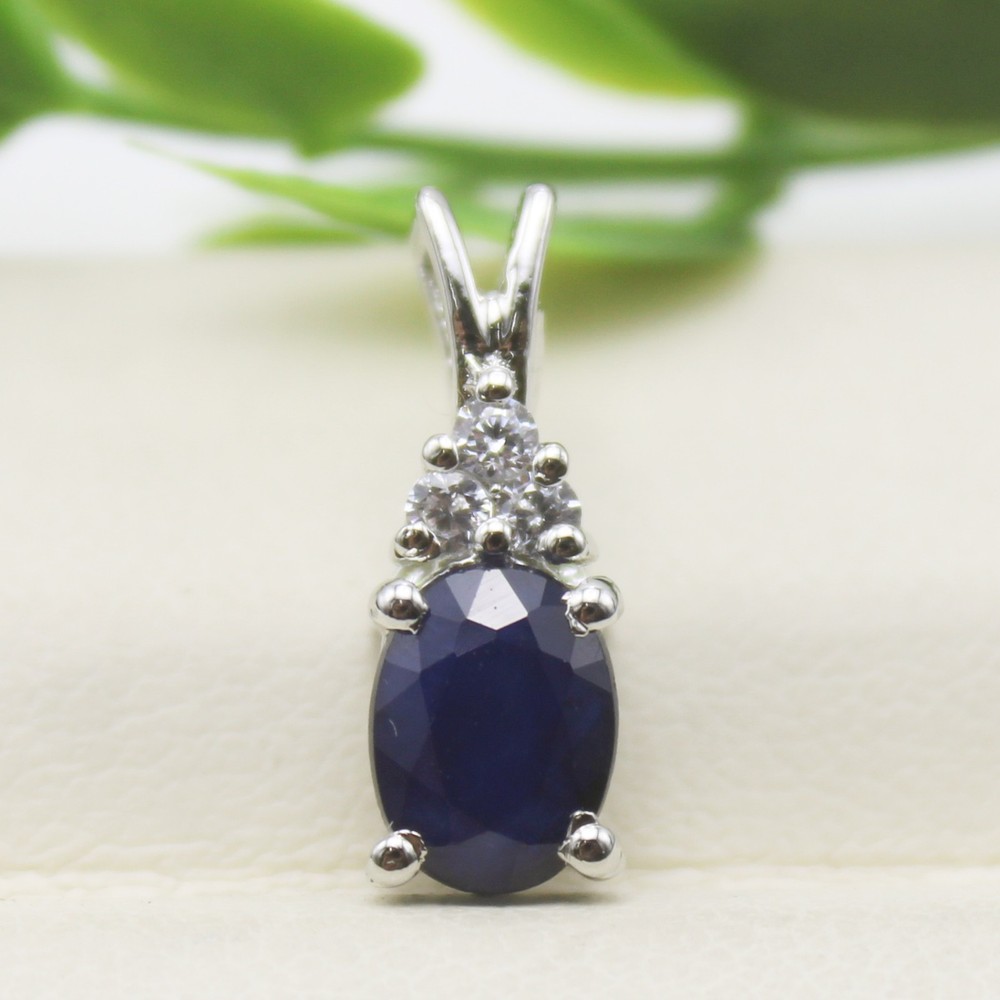 Natural Blue Sapphire Vintage Pendant With 925 Sterling Silver 1.00 Grams