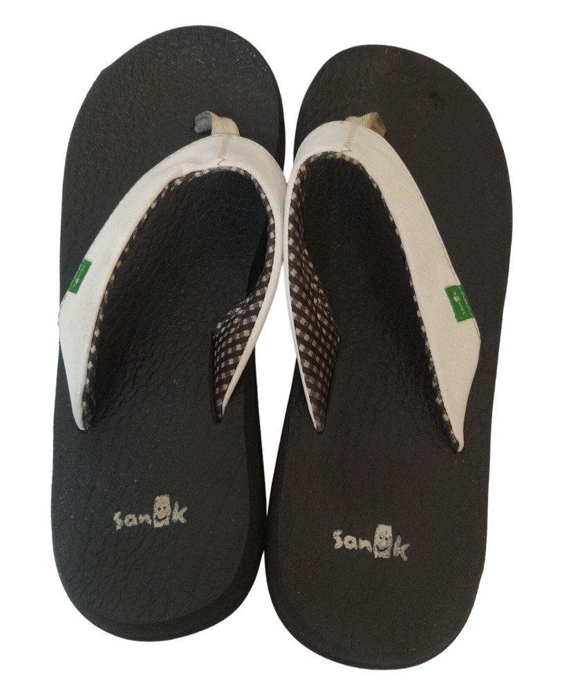 Sanuk Yoga Mat Sandals for Women - Size 6 White Thong Flip Flops with Soft, Comfortable Yoga Mat Footbed.
