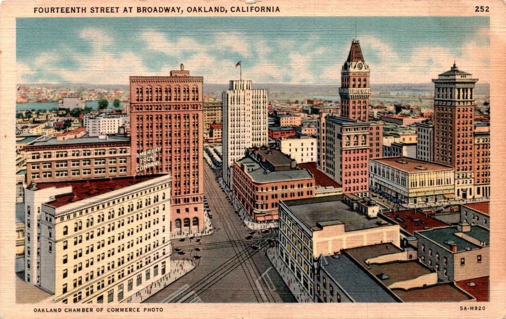 FOURTEENTH STREET AT BROADWAY, OAKLAND, CALIFORNIA, Postcard