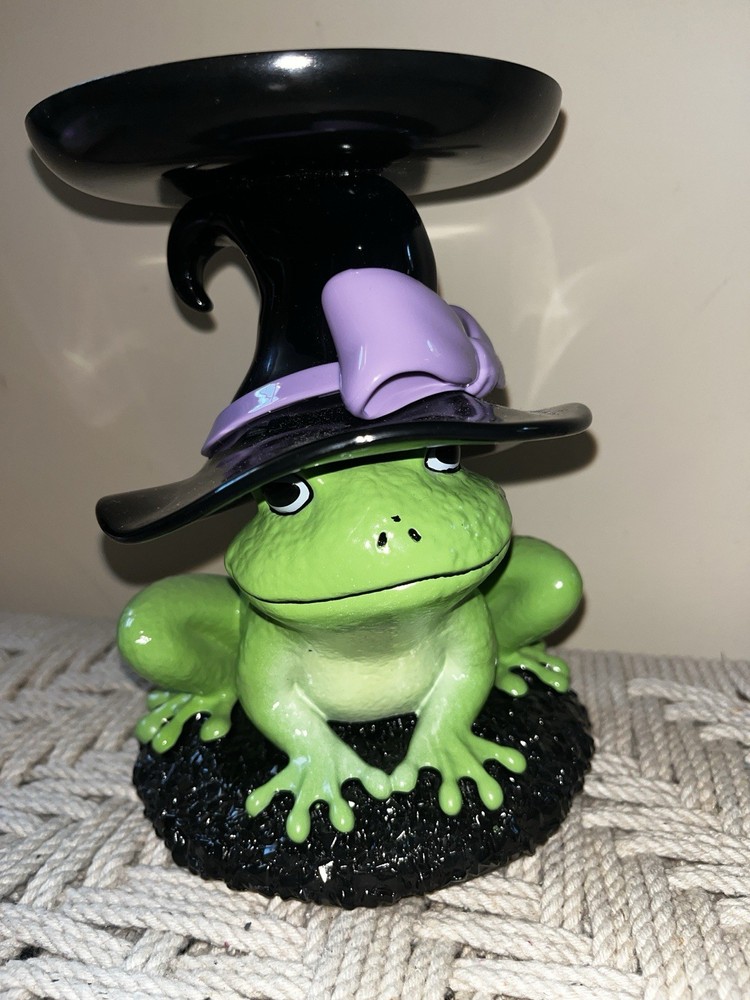 Bath & Body Work Magical Witch Frog 3-Wick Candle Holder Pedestal 2025 HALLOWEEN