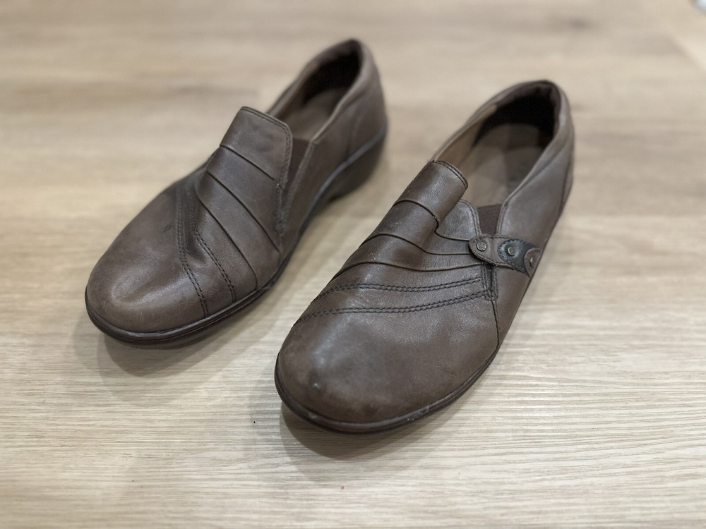 Aravon by New Balance size 11 EE Slip On Shoe Leather Upper Padded Insole Brown