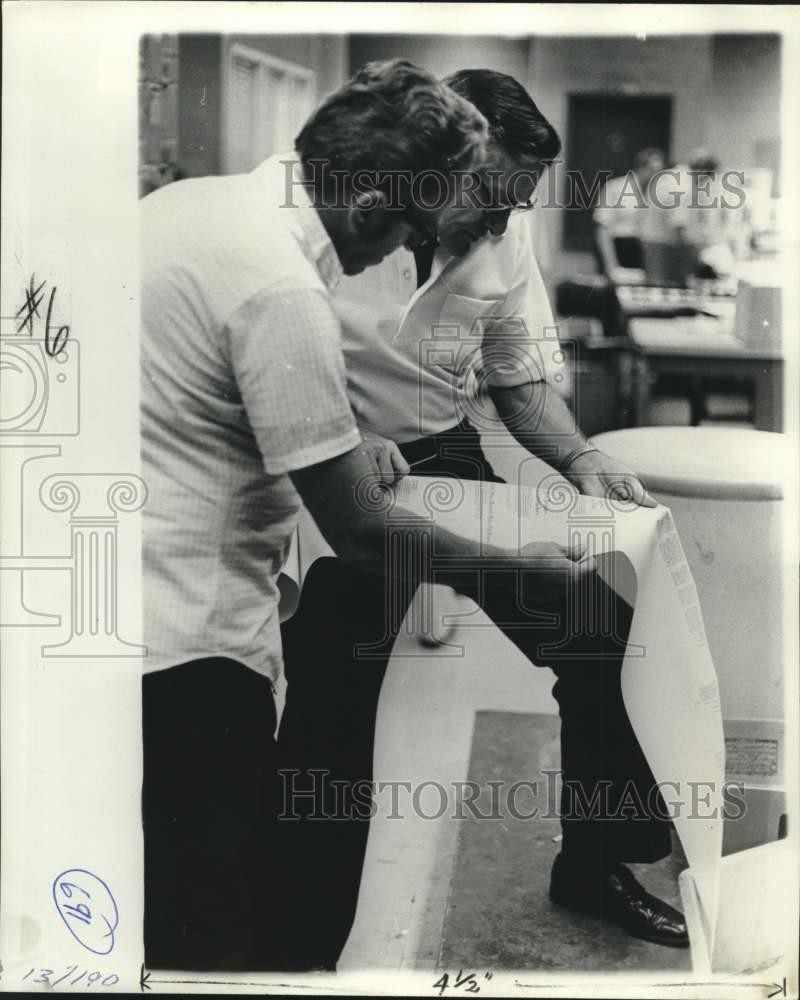 Press Photo States Item newspaper production, How your States Item is Published