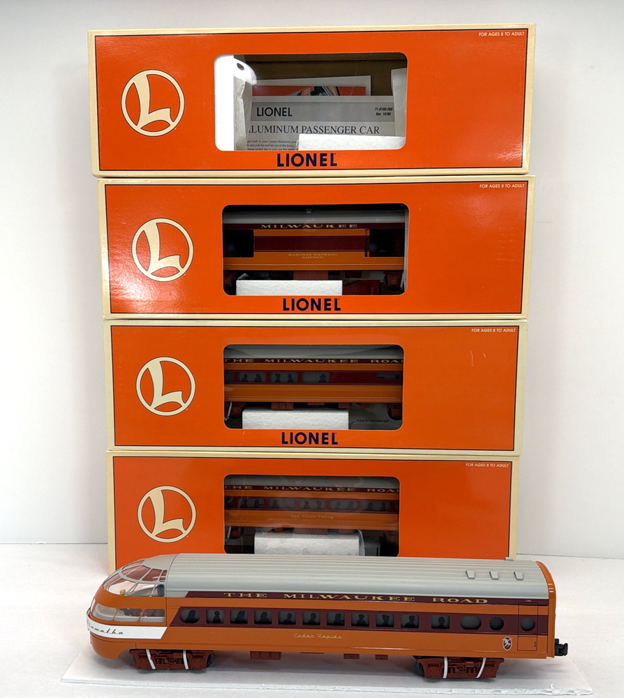 Lionel Milwaukee Road Aluminum 4-Car Passenger Set O Gauge New 6-19184 Hiawatha