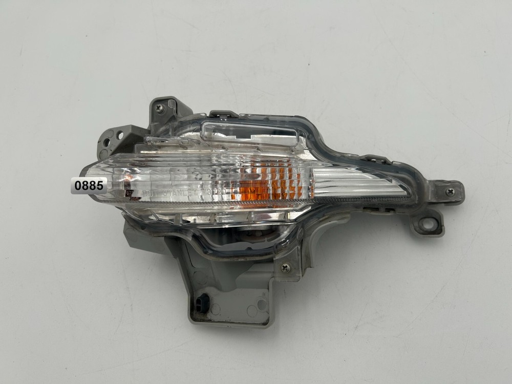 2017-2018 Mazda 3 Left Driver Side Turn Signal Light OEM B63C51360A