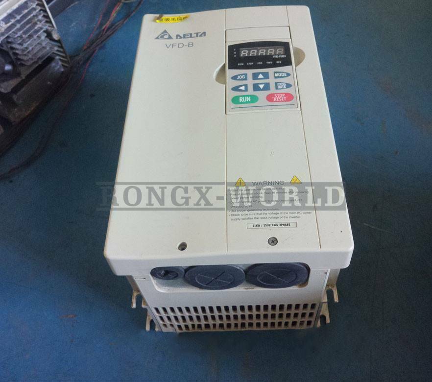ONE USED   VFD-B Series Inverter VFD110B23A 11KW 220V VFD-110B23A #A6-37