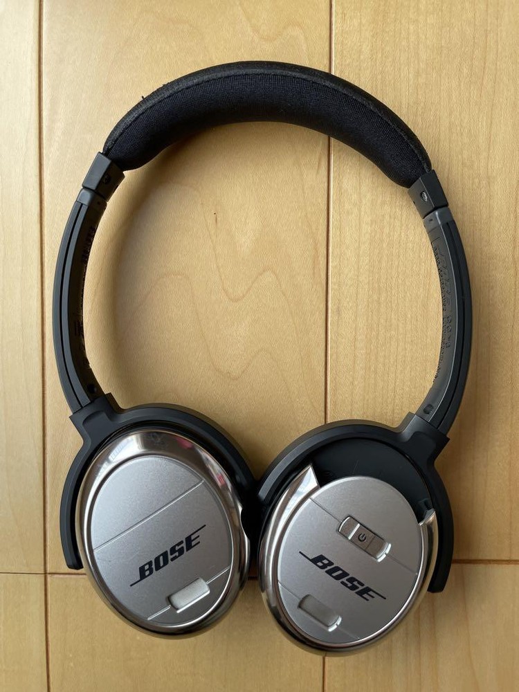Bose QuietComfort 3 Wireless Noise-Cancelling Headphones with Premium Sound