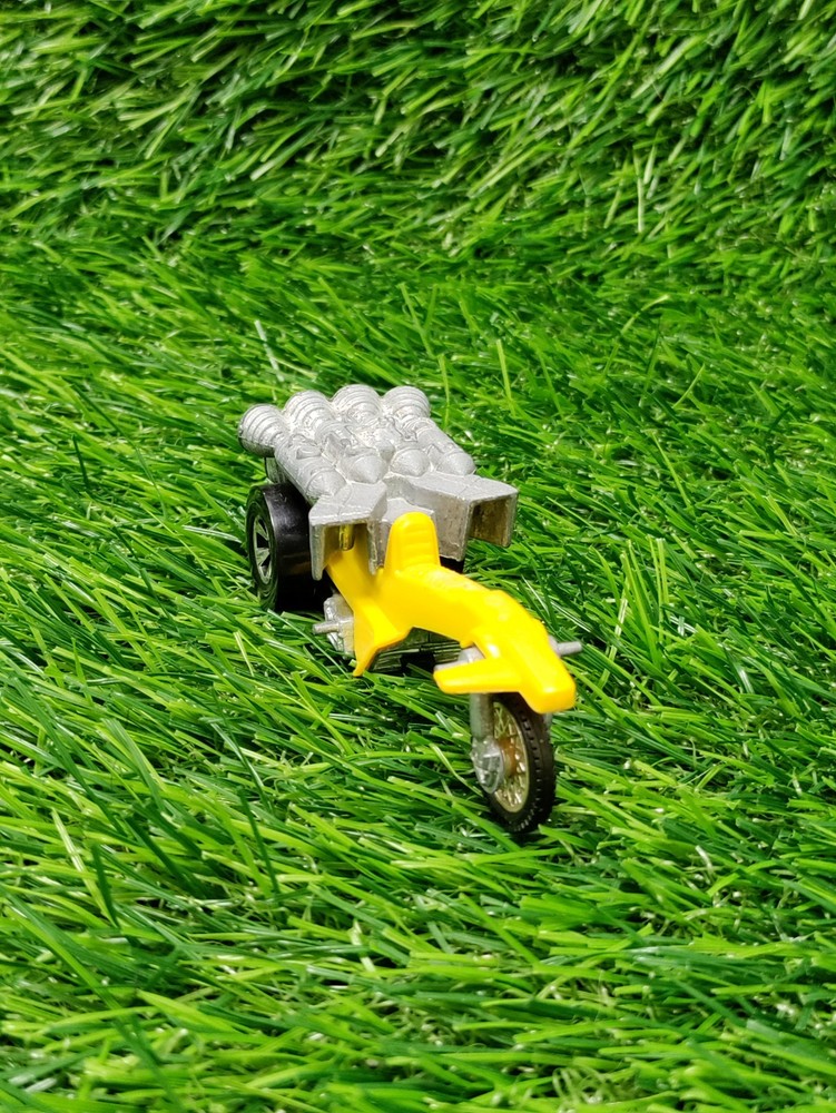 Hot Wheels Redline Era RRRumblers ROAMIN CANDLE Motorcycle Toy