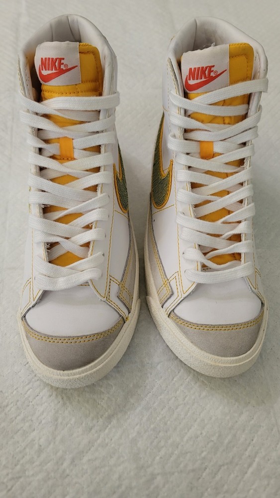 Nike Blazer 77 Vintage Mid Roswell Rayguns in Size 7