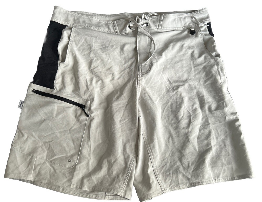 Magellan Outdoors Pro Angler Shorts Men’s Sz XL - Fishing