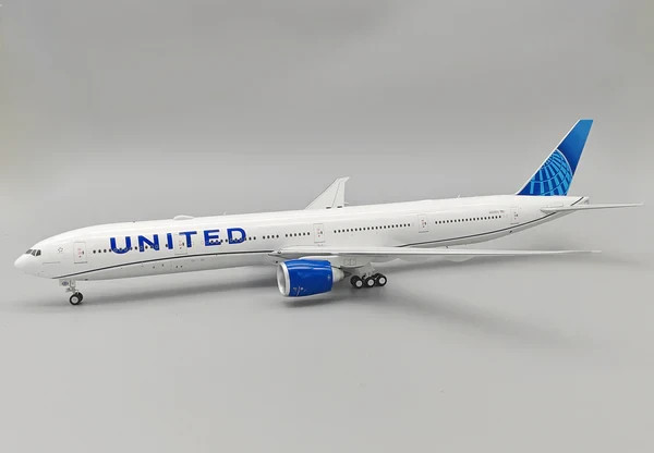 InFlight200 United Airlines Boeing 777-322ER N2251U IF773UA0725