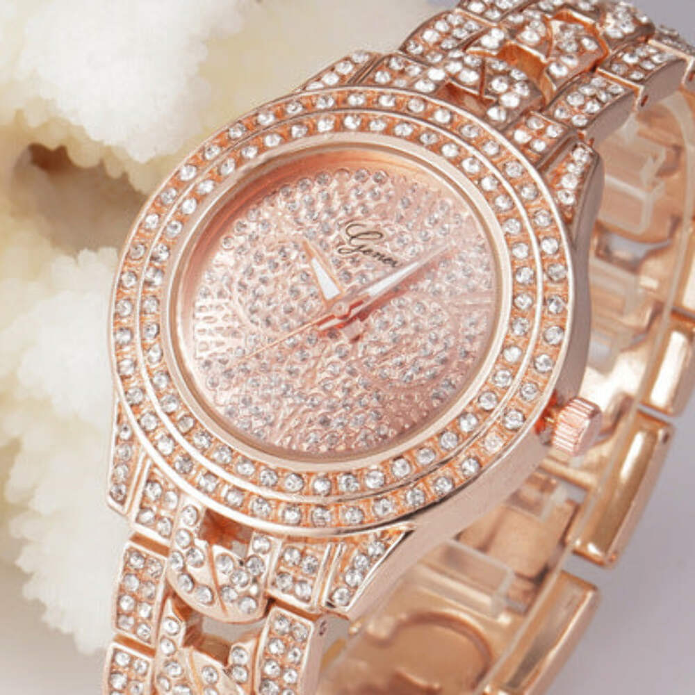Elegant Full Diamond Alloy Geneva Quartz Watch for Adults - Casual Style
