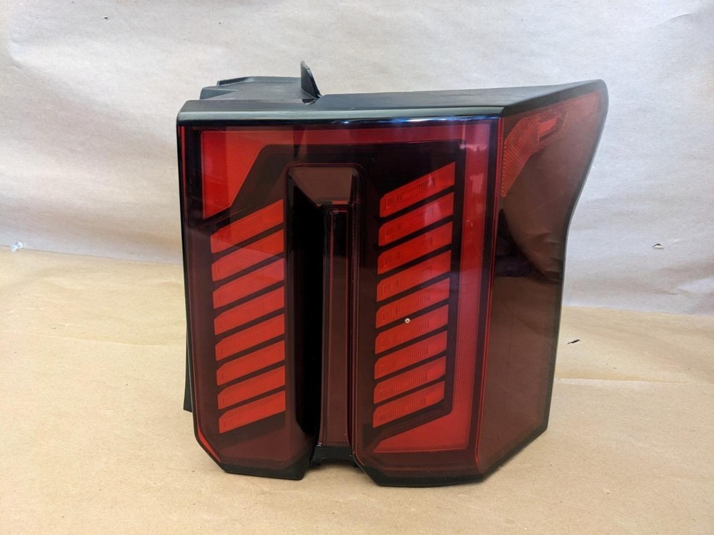 OEM 2024-2025 Kia Sorento LED Right Passenger Side Tail Light Lamp 92402R5600 Replacement