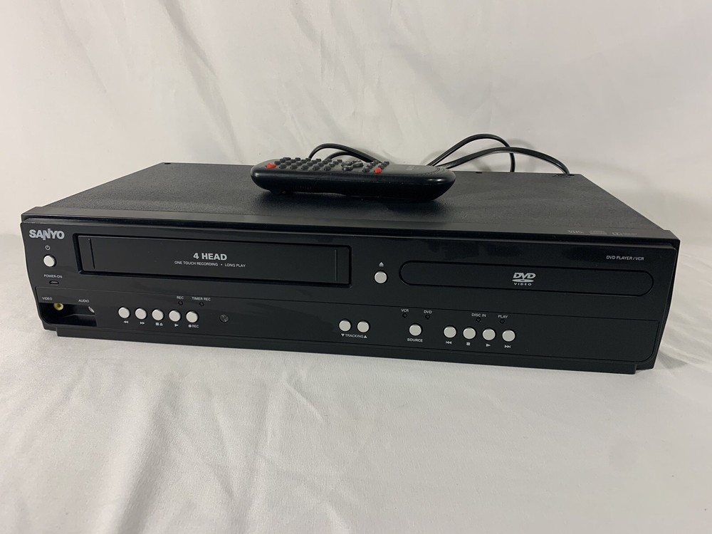 Sanyo FWDV225F DVD Player/VCR Recorder Player Combo with Remote. Tested & Works