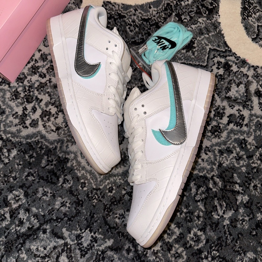 Size 11.5 - Nike SB Dunk Low Pro x Diamond Supply Co. White Diiamond 2018