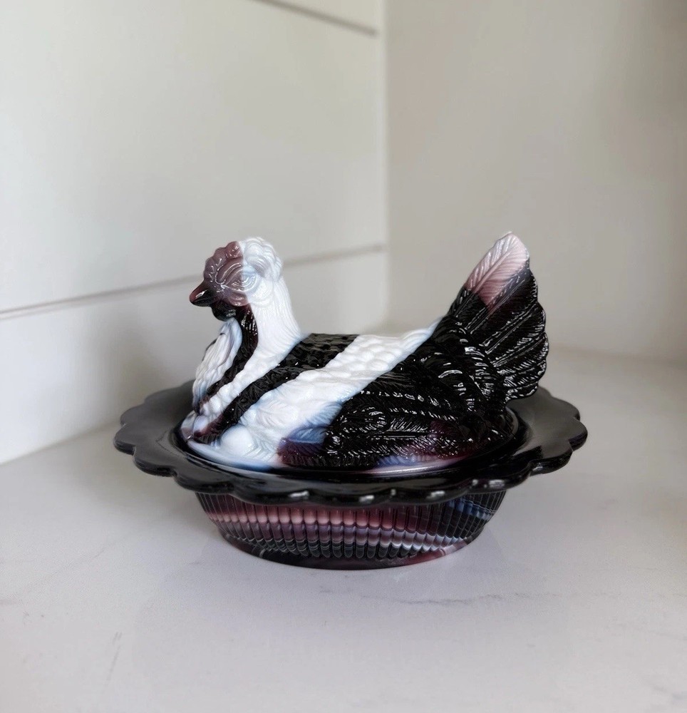 VTG MOSSER Purple Slag Hen On Nest!