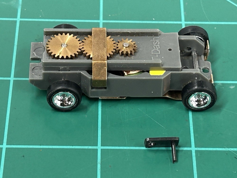 New Grey Dash Gen 2 Skinny T-jet Style Chassis Works On AFX Aurora Track Fray