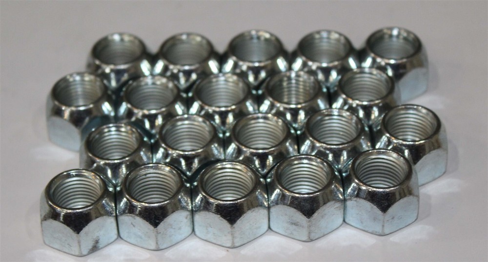 NEW Mopar Lug Nuts 1/2-20 Right Hand Tread 1971-74