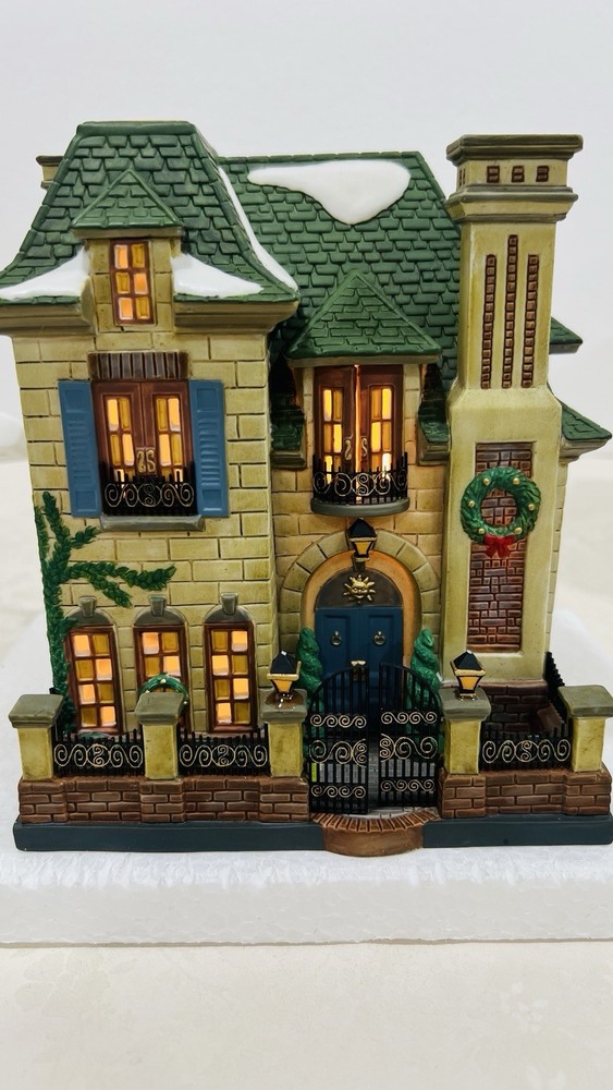 Dept  56 Christmas In The City Series “Gardengate House” 58915 Retired Excellent