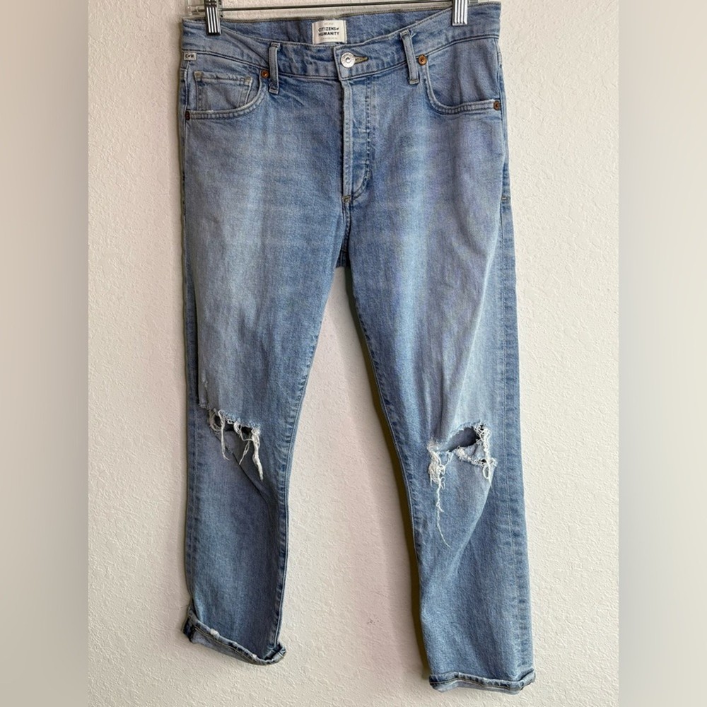Citizens of Humanity Relaxed Distressed Jeans in Size 26