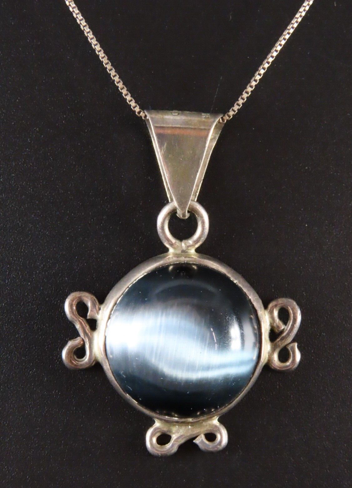 VTG STERLING SILVER Taxco Mexico CHAIN NECKLACE Blue-Gray Cats Eye GLASS PENDANT