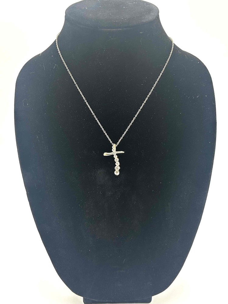 Silver Cross Rhinestone Pendant Unisex Necklace - Like New
