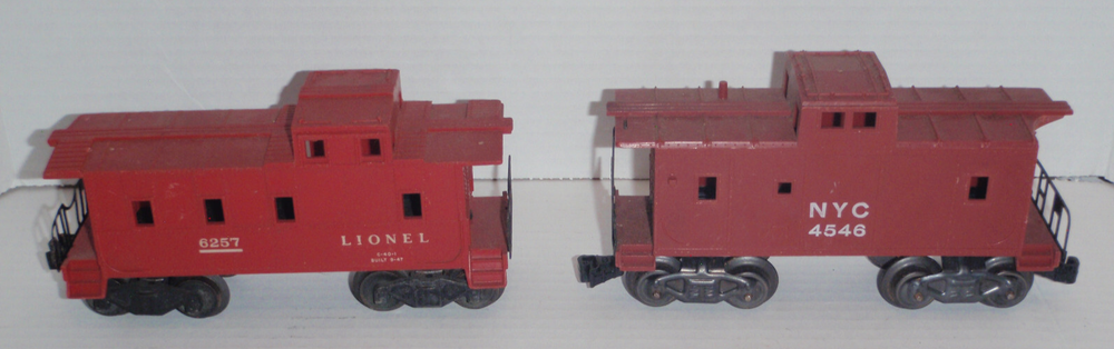 Lionel 6257 & 4546 Vintage Caboose Train Cars Set of 2