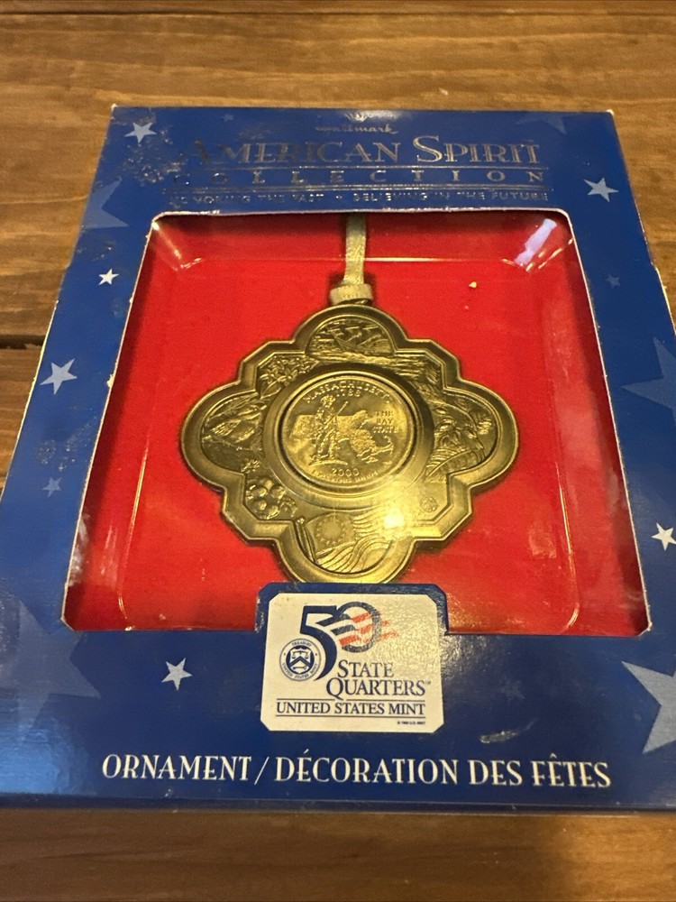 Hallmark Keepsake - Massachusetts State Quarter Ornament - 2000
