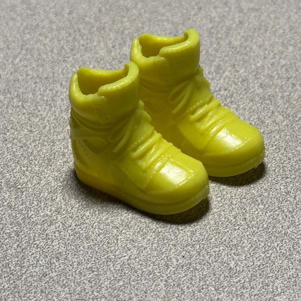 Barbie Teen Sister Skipper Doll with Yellow High Top Sneakers Flat Feet  