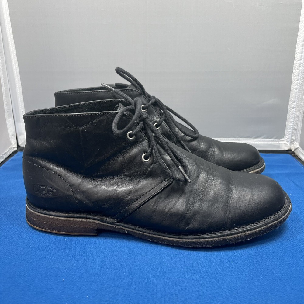 UGG Leighton Size 9.5 Desert Chukka Ankle Boots Black Leather Crepe Sole 3275