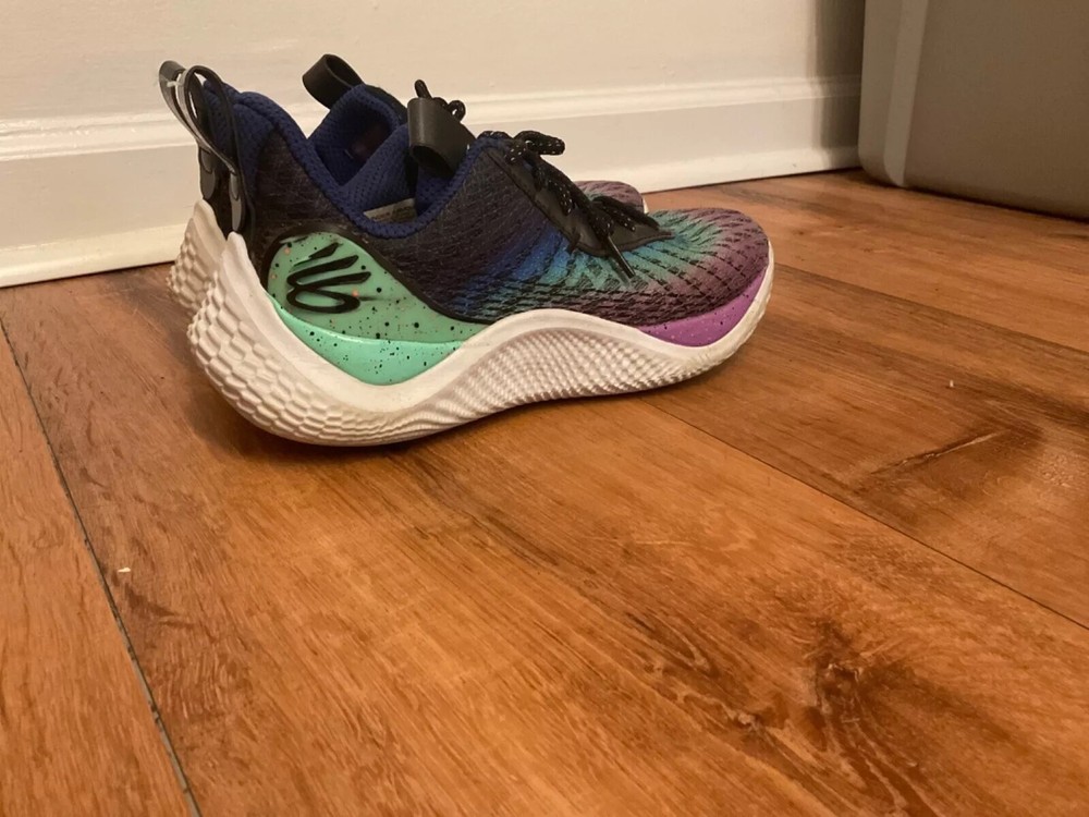 Size 7 - Under Armour Curry Flow 10 Low Northern Lights