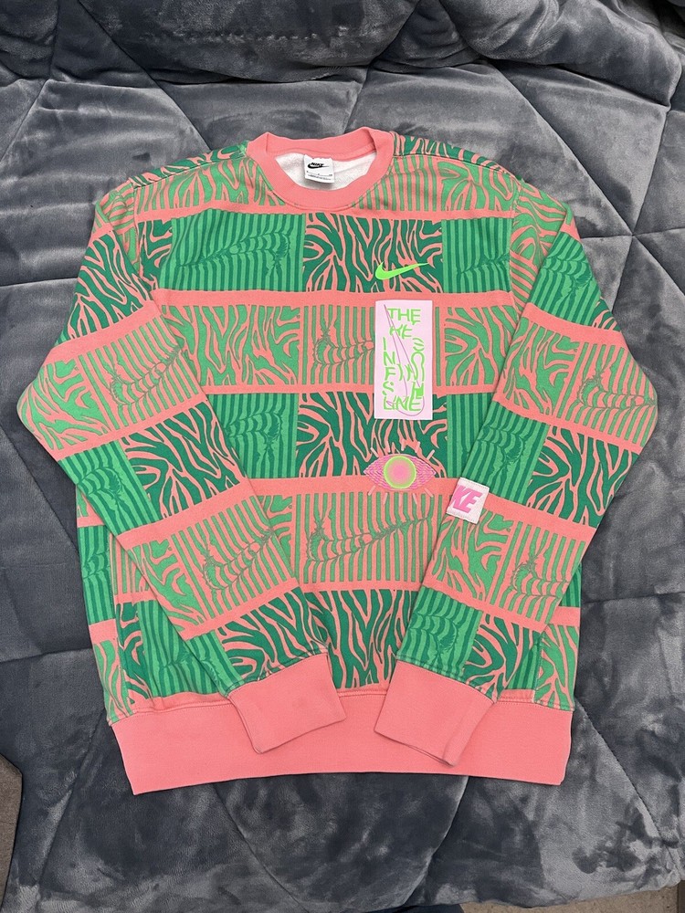 NIKE Men’s “Trippy Safari” Crew Sweatshirt in Sz Small Athleisure/ Activewear