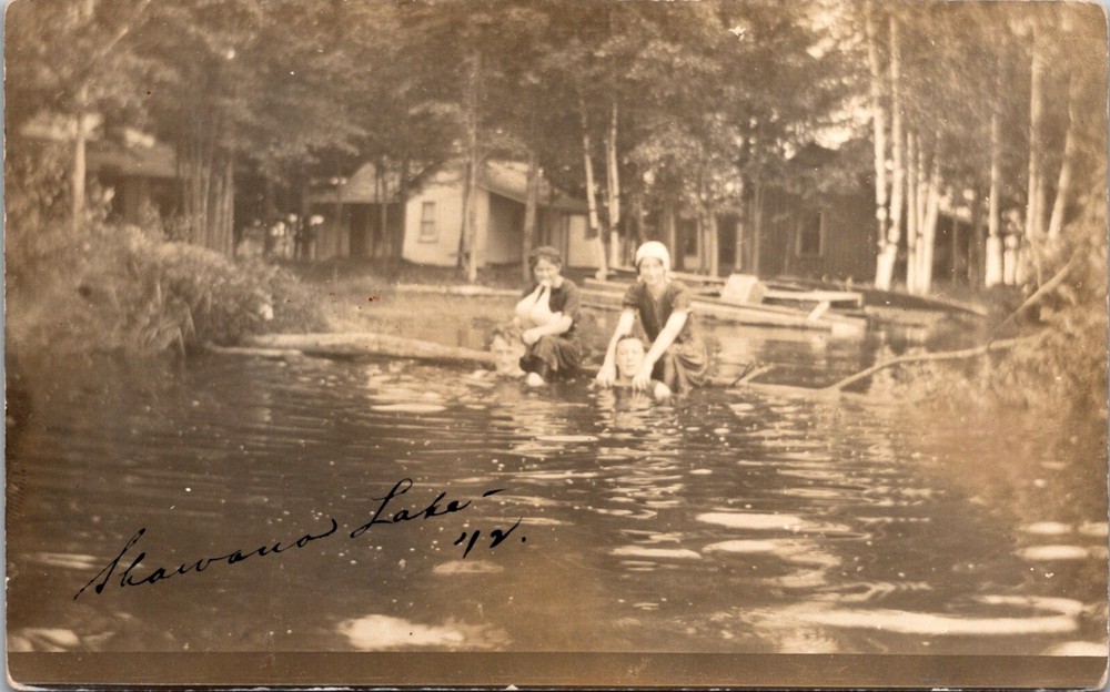 Shawano Lake Wisconsin Couple Pretty Girls Men in Water 1912 RPPC Postcard 16260
