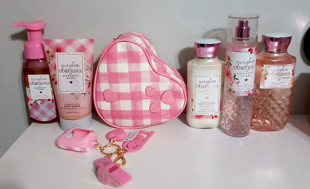Bath & Body Works Gingham Gorgeous Limited Edition Gift Set  -image