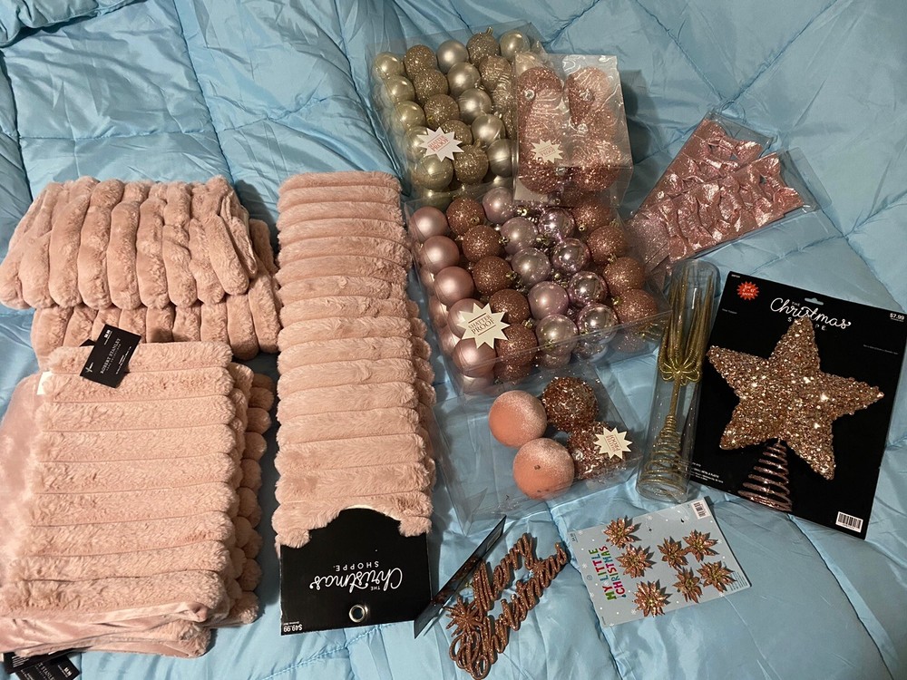 The Christmas Shoppe Lot 141 Pc Pink Plush Faux Fur Tree Skirt Ornaments Table