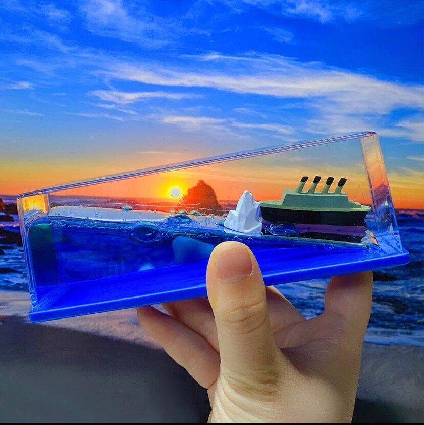 Blue Titanic Model Liquid Wave Cruise Ship Decoration Unsinkable Boat in a Box