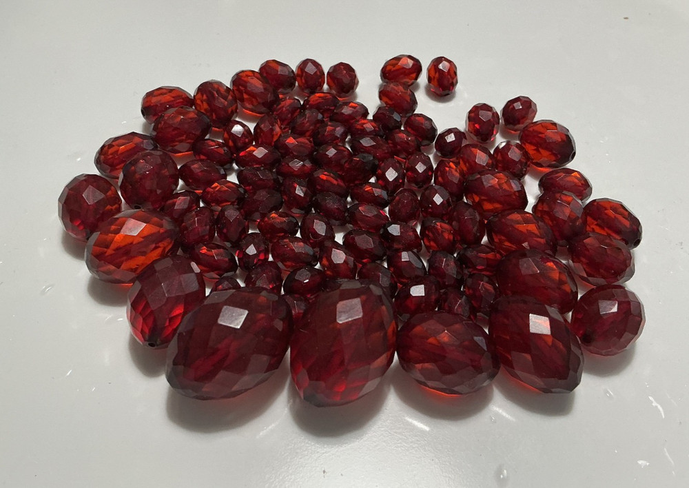 Antique 20s Art Deco Red Cherry Amber Bakelite Graduated Faceted Loose Beads 81g
