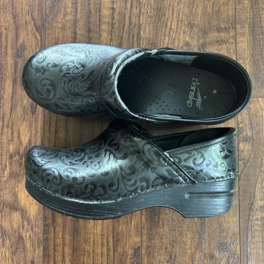 Women’s Danskos Size 36, 5.5 - 6, Good Condition, Nurse, Chef, Doctor, Clog