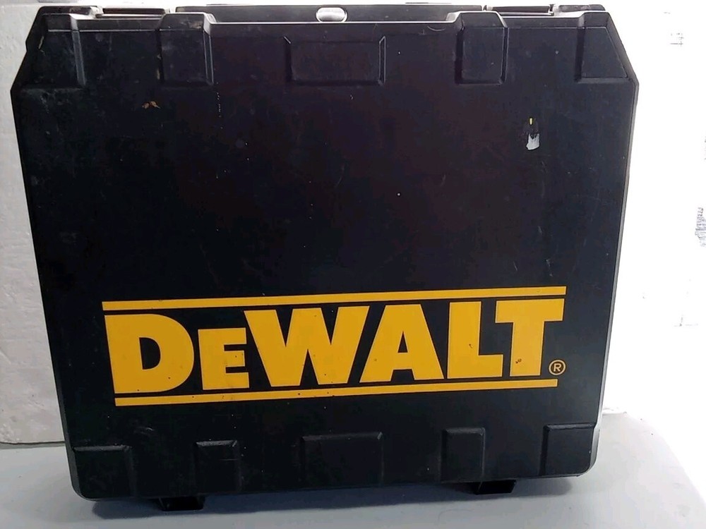 DeWalt DW952 Cordless Drill 3/8 Inch 9.6v with Hard Case and Charger