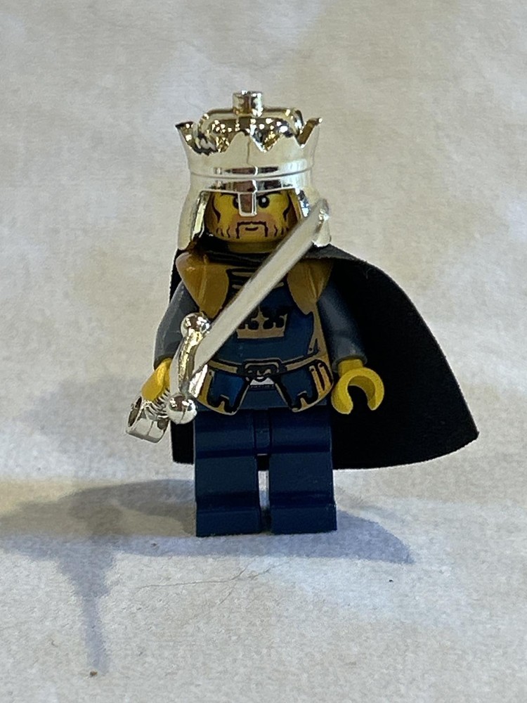 Lego Fantasy Era 7094 Crown King Minifigure with Cape and Castle Set 852001  