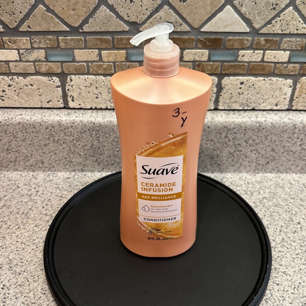 Suave Ceramide Infusion Age Brilliance Quenchlock Conditioner 28 oz