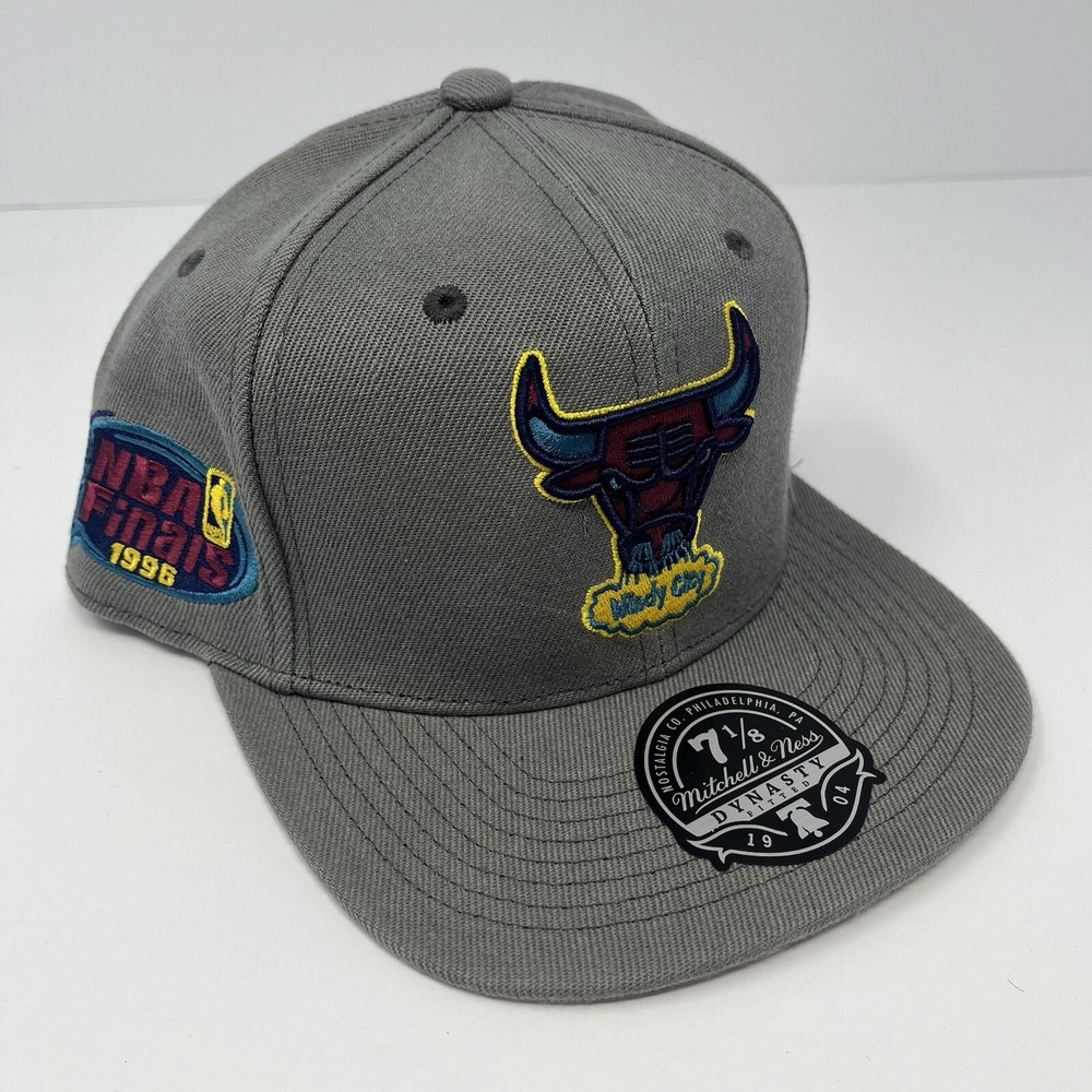 Mitchell & Ness Chicago Bulls HWC Gray 96 Finals Fitted Hat Cap Mens Size 7 1/8