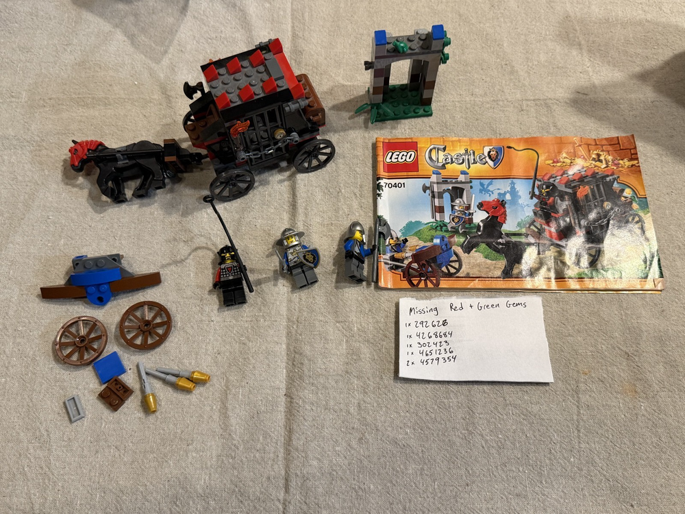 LEGO Castle Gold Getaway Set 70401 98% Complete Set with Instructions No box