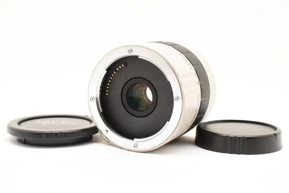 Kenko Teleplus Pro300 3X Teleconverter for Canon EF Mount in Excellent Used Condition 82H